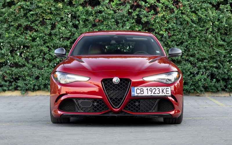 Alfa Romeo Giulia Quadrifoglio NERO EDIZIONE, снимка 3 - Автомобили и джипове - 47882050