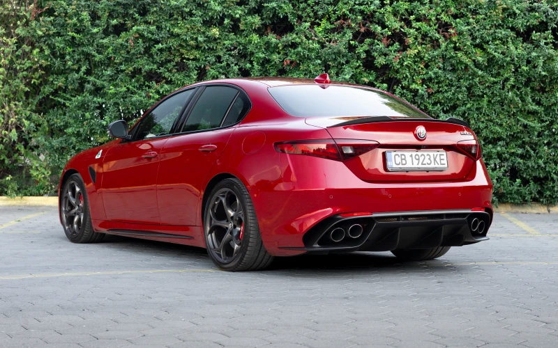 Alfa Romeo Giulia Quadrifoglio NERO EDIZIONE, снимка 5 - Автомобили и джипове - 47882050