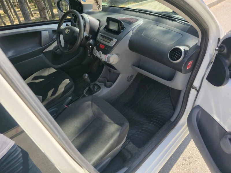 Toyota Aygo 1.0 VVTI 16V  Бензин, снимка 12 - Автомобили и джипове - 48824828