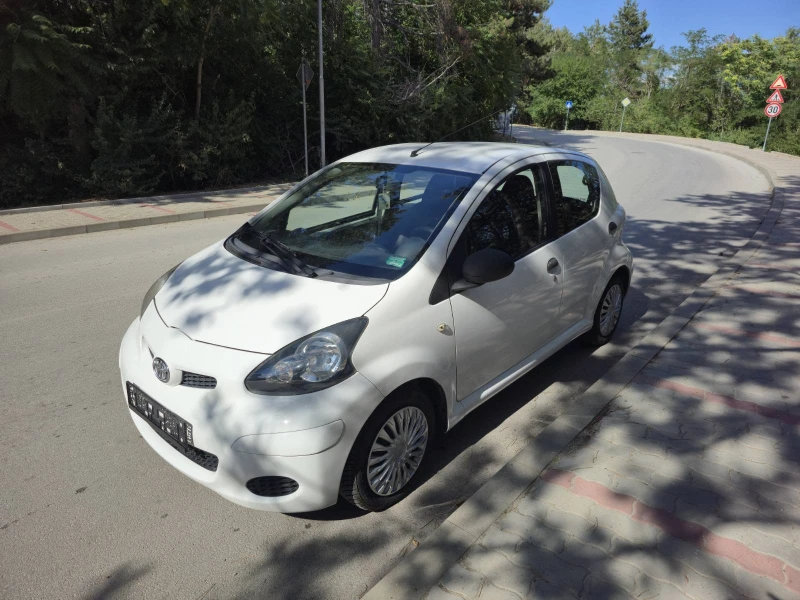 Toyota Aygo 1.0 VVTI 16V  Бензин, снимка 2 - Автомобили и джипове - 48824828