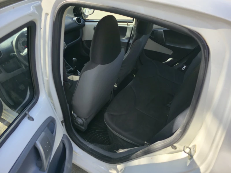 Toyota Aygo 1.0 VVTI 16V  Бензин, снимка 13 - Автомобили и джипове - 48824828