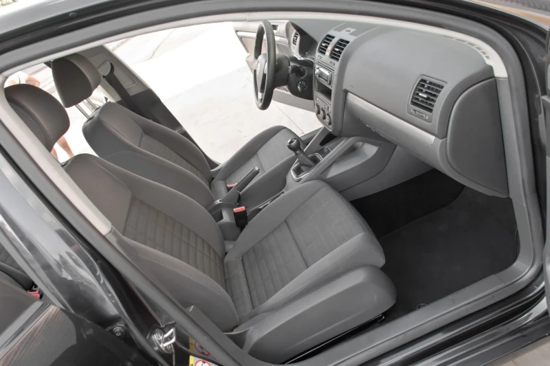 VW Golf 1.6 102, снимка 9 - Автомобили и джипове - 51448970