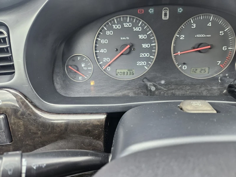 Subaru Legacy 4x4 2.0i , снимка 13 - Автомобили и джипове - 51922238