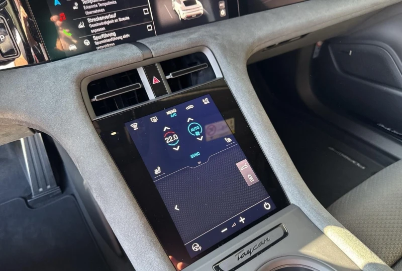 Porsche Taycan GTS CARBON HEAD UP BOSE 360 HD-MATRIX, снимка 14 - Автомобили и джипове - 52434180