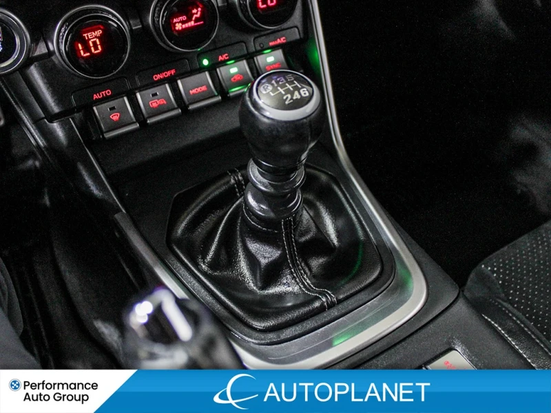 Toyota GR86 PREMIUM * * РЪЧКА * * CARFAX * * АВТО КРЕДИТ * * , снимка 14 - Автомобили и джипове - 52678186