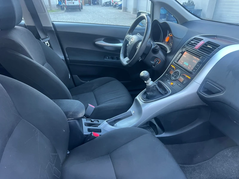 Toyota Auris 2.0 D-4D NAVI / FACELIFT, снимка 17 - Автомобили и джипове - 53049219