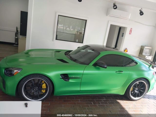 Mercedes-Benz AMG GT R 4.0L Biturbo V8 - изображение 8