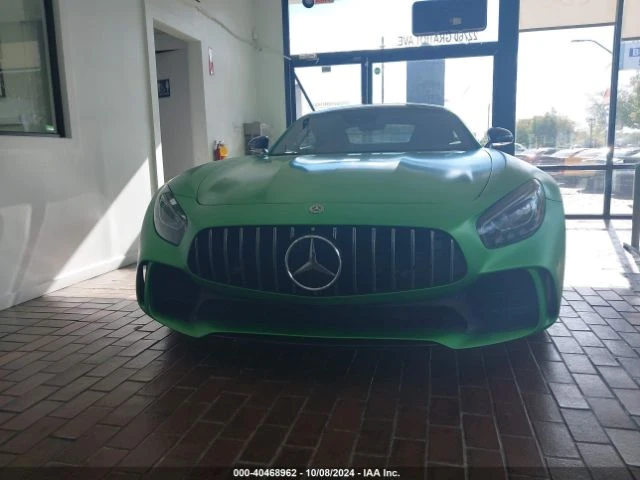 Mercedes-Benz AMG GT R 4.0L Biturbo V8 - изображение 2