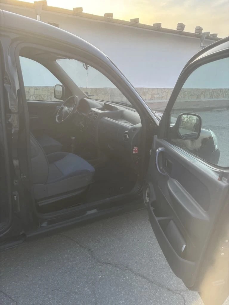 Citroen Berlingo 1.6i, снимка 9 - Автомобили и джипове - 49600785