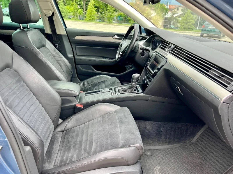 VW Passat 2.0 BiTDI 240к.с. Digital 4Motion Full 360 DSG 7, снимка 12 - Автомобили и джипове - 51991711