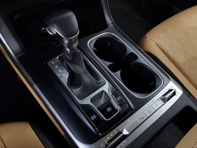 Kia Carnival 4th Gen 11-Seater Prestige, снимка 8 - Автомобили и джипове - 55172060