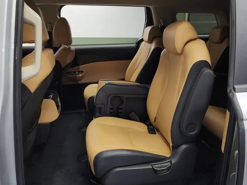 Kia Carnival 4th Gen 11-Seater Prestige, снимка 10 - Автомобили и джипове - 55172060