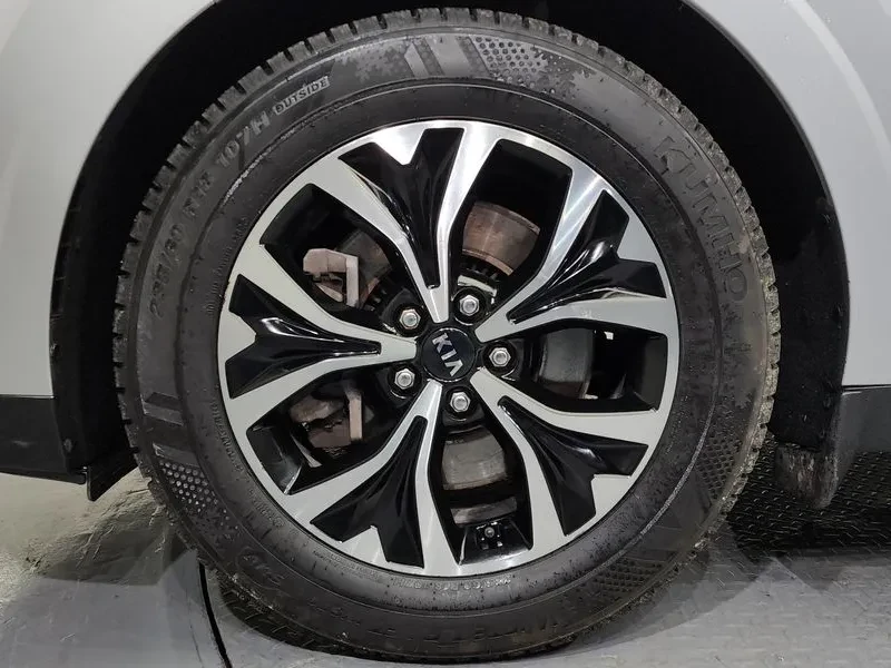 Kia Carnival 4th Gen 11-Seater Prestige, снимка 4 - Автомобили и джипове - 55172060
