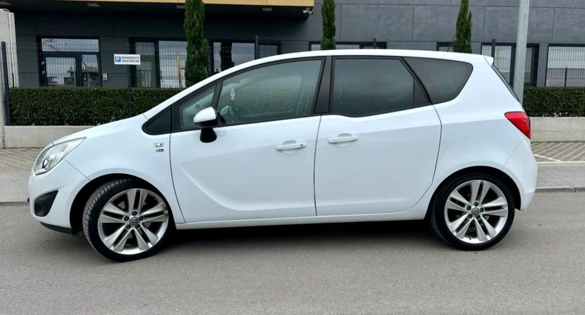 Opel Meriva B 1.7CDTI Регистрирана, Панорама, Подгрев, Теглич, - изображение 2