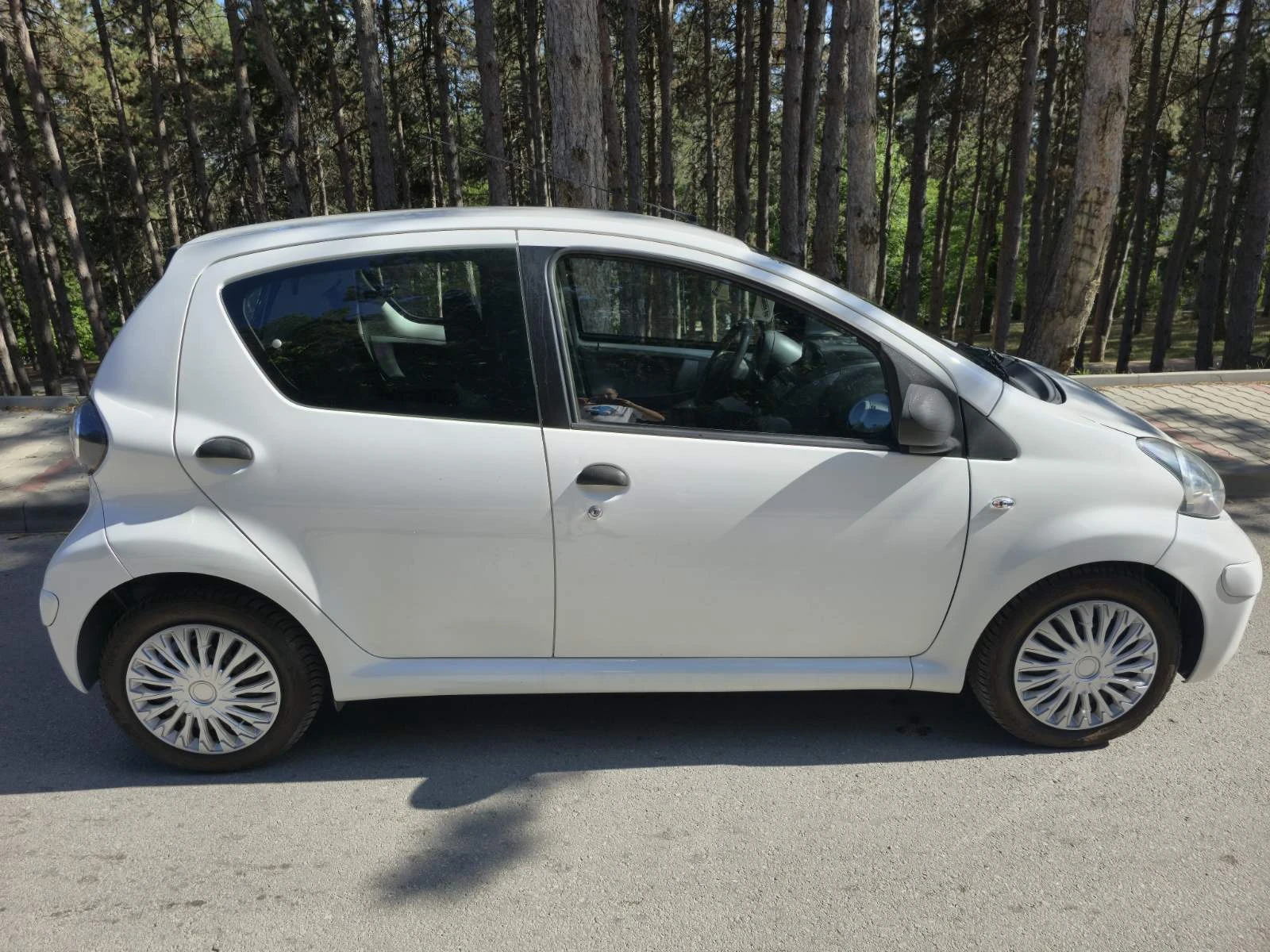 Toyota Aygo 1.0 VVTI 16V  Бензин - изображение 7