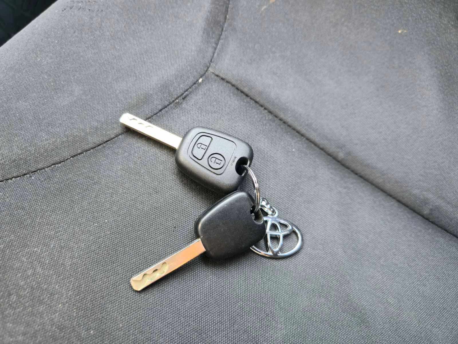 Toyota Aygo 1.0 VVTI 16V  Бензин | Mobile.bg — изображение 15