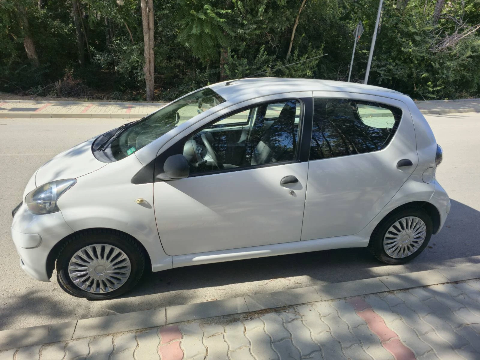 Toyota Aygo 1.0 VVTI 16V  Бензин - изображение 5