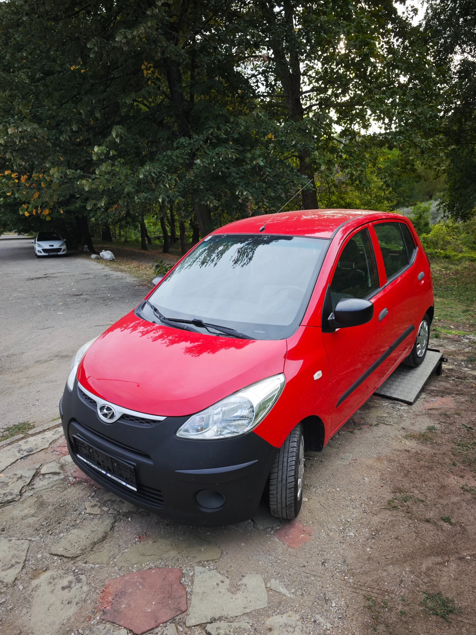 Hyundai I10 1.1I ЕВРО 5 - изображение 3