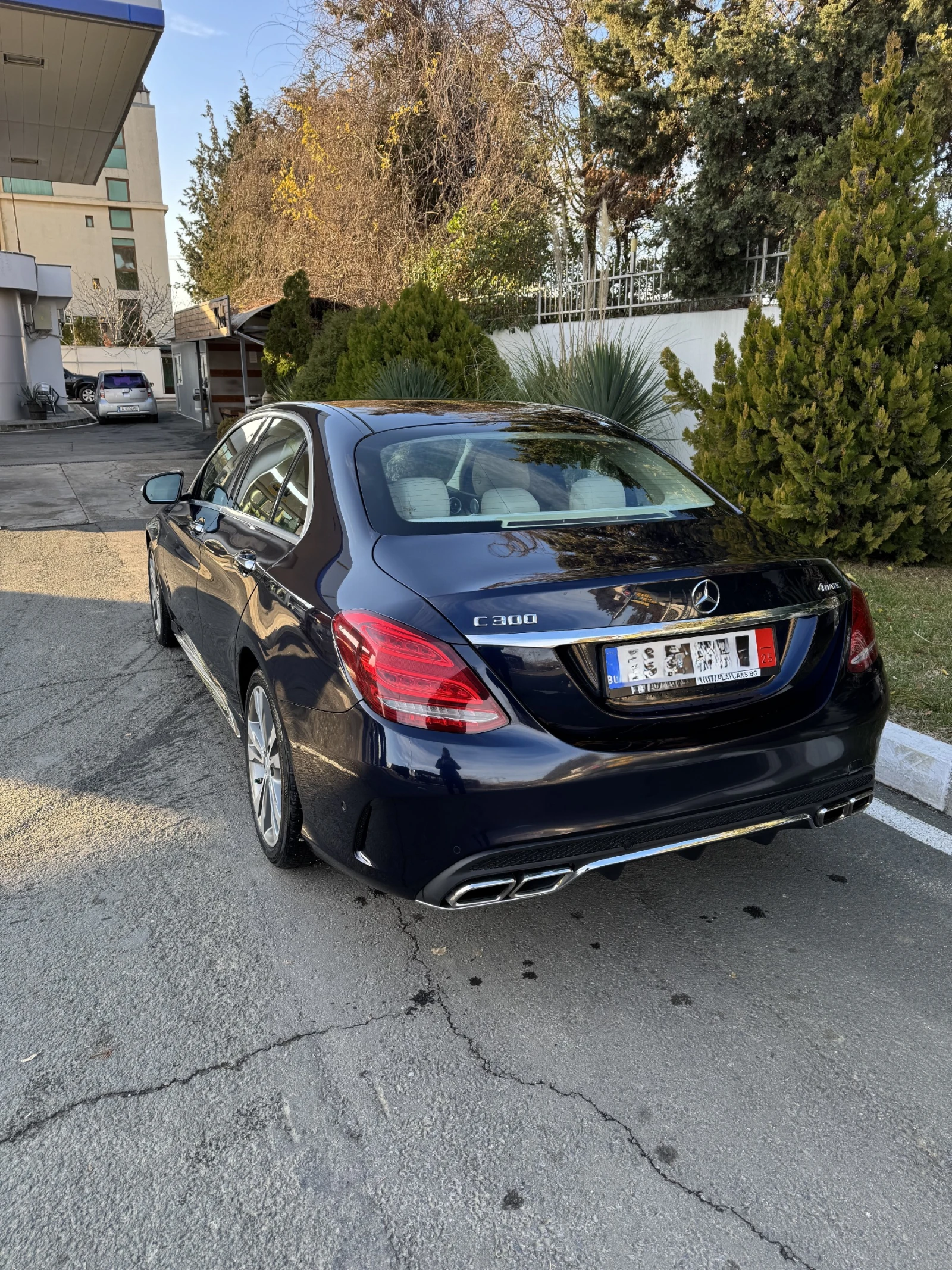 Mercedes-Benz C 300 4MATIC, снимка 4 - Автомобили и джипове - 53501284