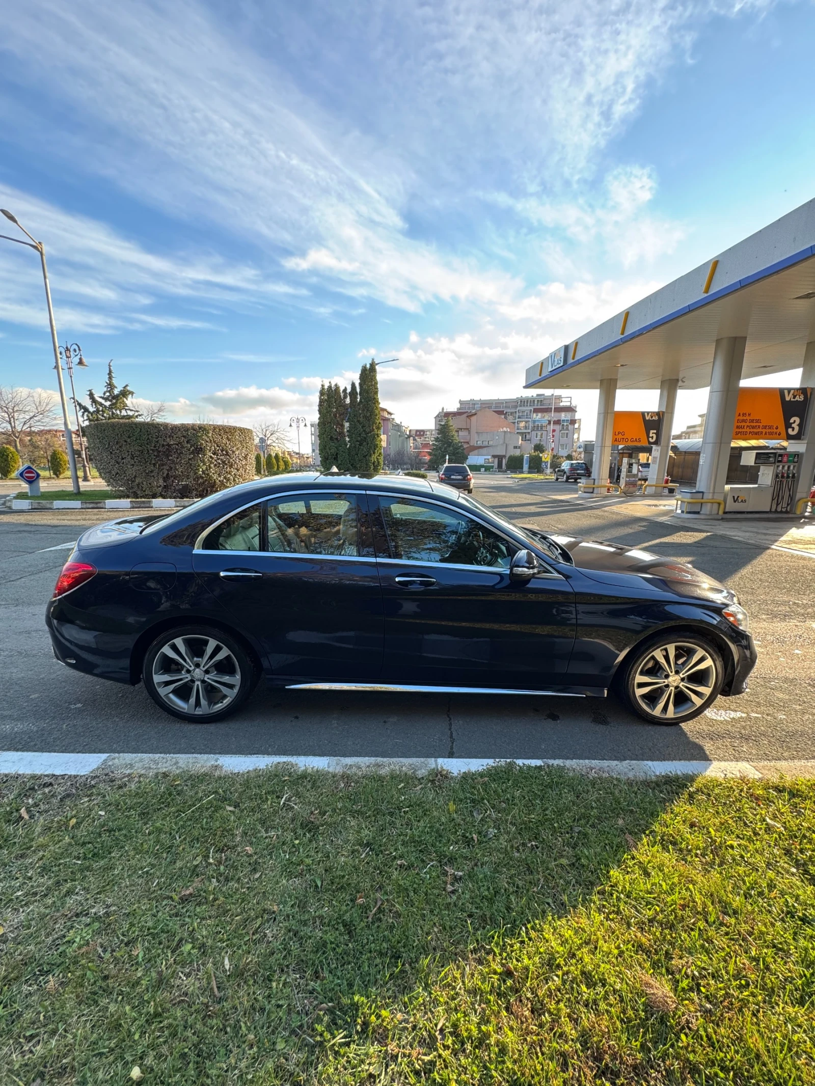Mercedes-Benz C 300 4MATIC, снимка 6 - Автомобили и джипове - 53501284
