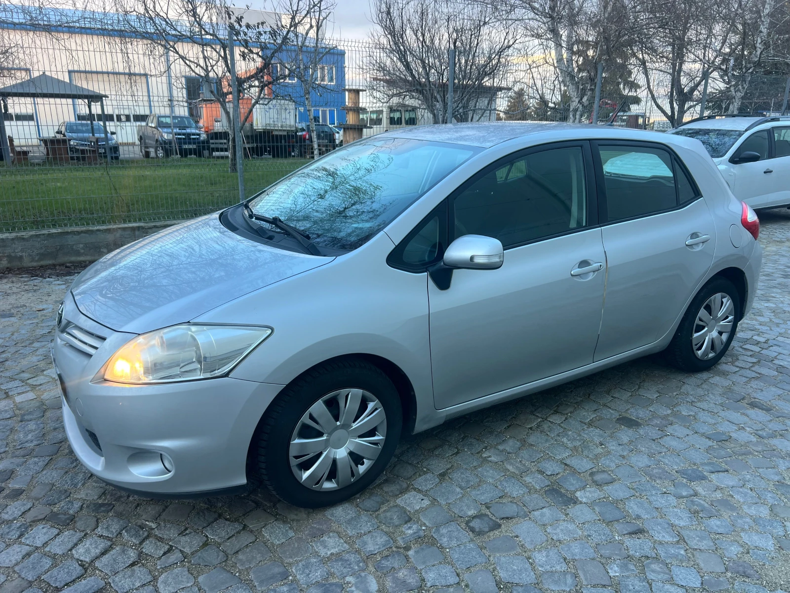 Toyota Auris 2.0 D-4D NAVI / FACELIFT - изображение 4
