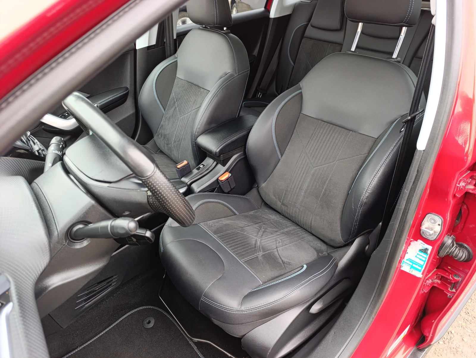 Peugeot 2008 1.2i 130�.�. | Mobile.bg � ����������� 16