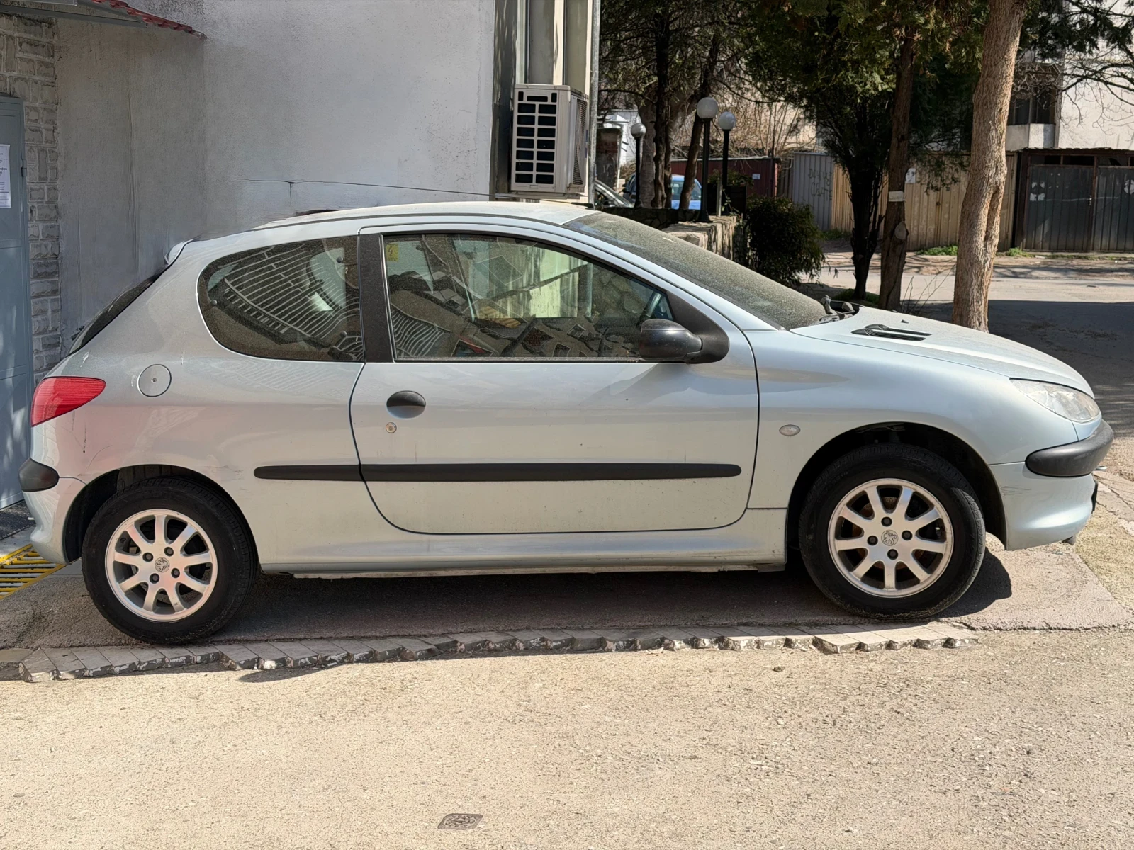 Peugeot 206 1.1i, снимка 8 - Автомобили и джипове - 53757676