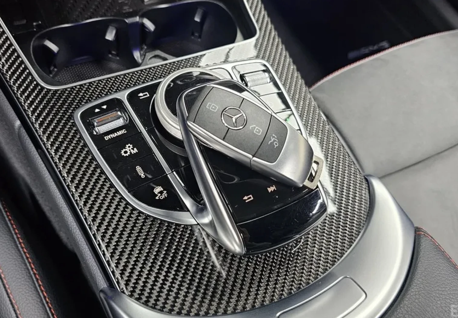 Mercedes-Benz C 43 AMG 4MATIC* 360* Подгрев* Кейлес* HEAD UP* BURMASTER* , снимка 9 - Автомобили и джипове - 54021417