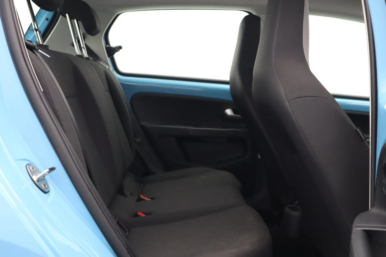 VW Up, снимка 13 - Автомобили и джипове - 54080959