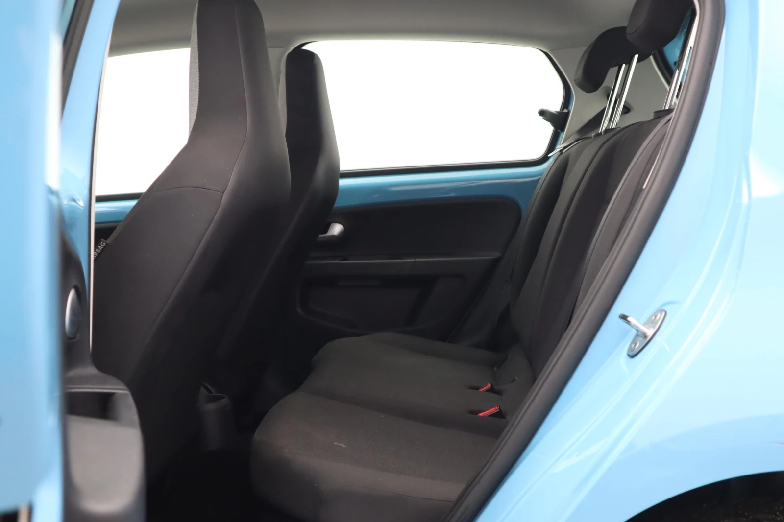 VW Up, снимка 12 - Автомобили и джипове - 54080959