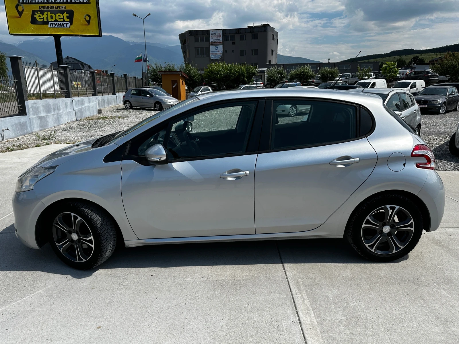 Peugeot 208, снимка 4 - Автомобили и джипове - 54554036