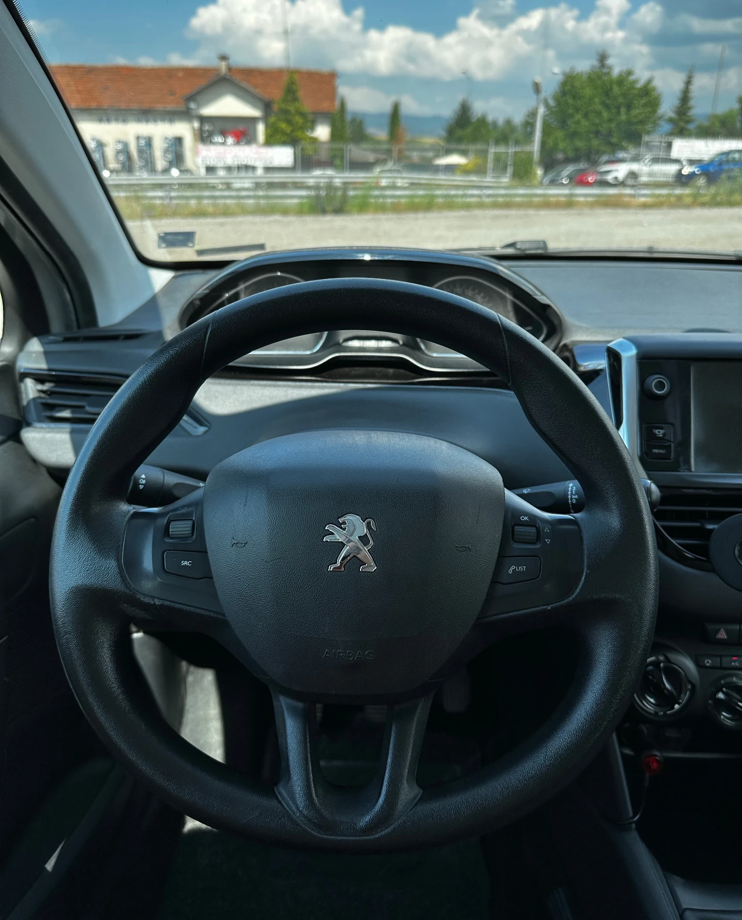 Peugeot 208, снимка 13 - Автомобили и джипове - 54554036
