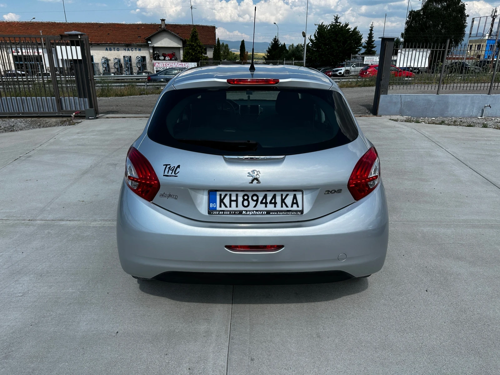 Peugeot 208, снимка 6 - Автомобили и джипове - 54554036