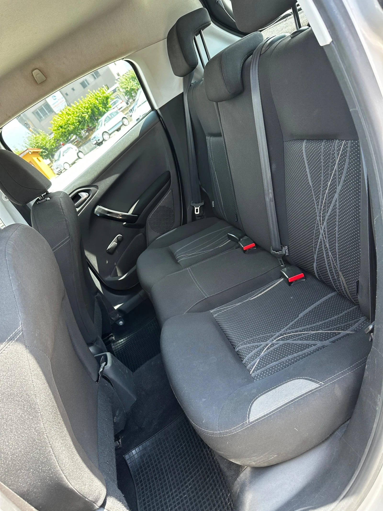 Peugeot 208, снимка 11 - Автомобили и джипове - 54554036