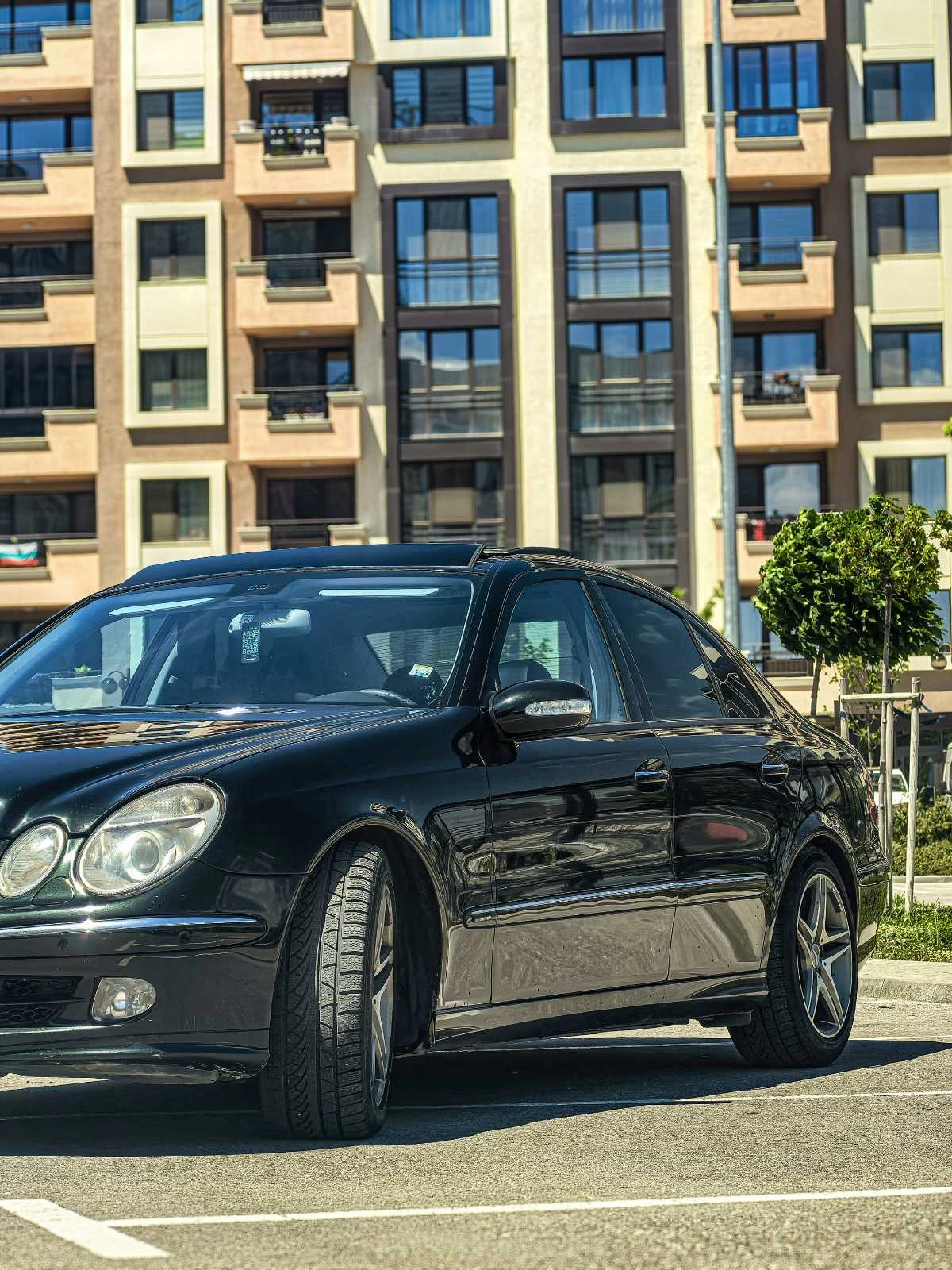 Mercedes-Benz E 240, снимка 8 - Автомобили и джипове - 54681038