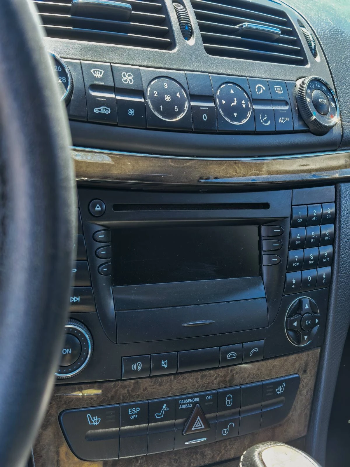 Mercedes-Benz E 240, снимка 12 - Автомобили и джипове - 54681038