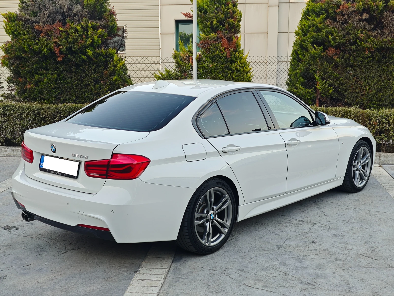 BMW 320 B47 RWD M-ПАКЕТ HEADUP LED CARPLAY SAT F1 DIGITAL, снимка 3 - Автомобили и джипове - 55007767