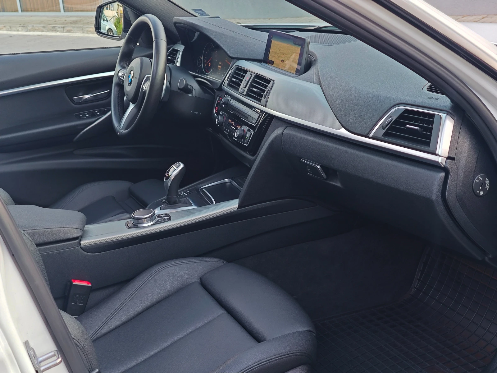 BMW 320 B47 RWD M-ПАКЕТ HEADUP LED CARPLAY SAT F1 DIGITAL, снимка 12 - Автомобили и джипове - 55007767