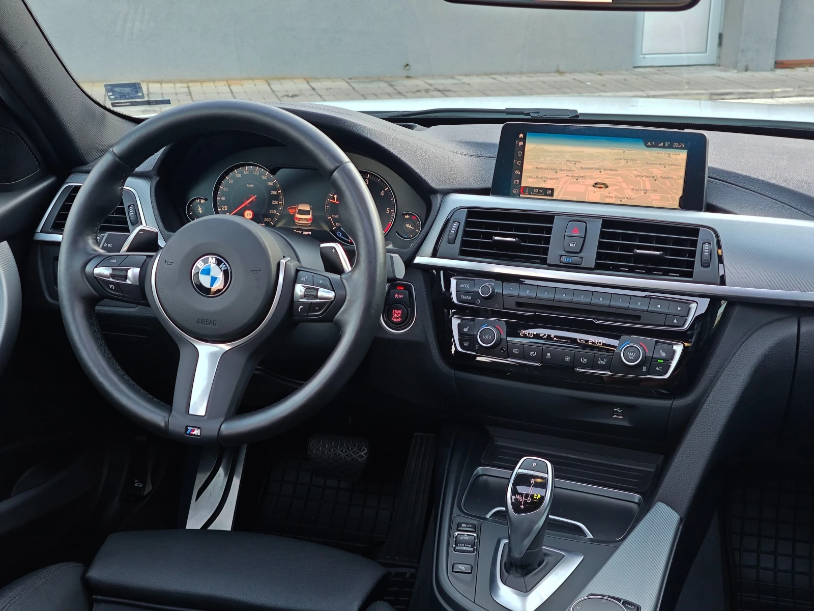 BMW 320 B47 RWD M-ПАКЕТ HEADUP LED CARPLAY SAT F1 DIGITAL, снимка 10 - Автомобили и джипове - 55007767