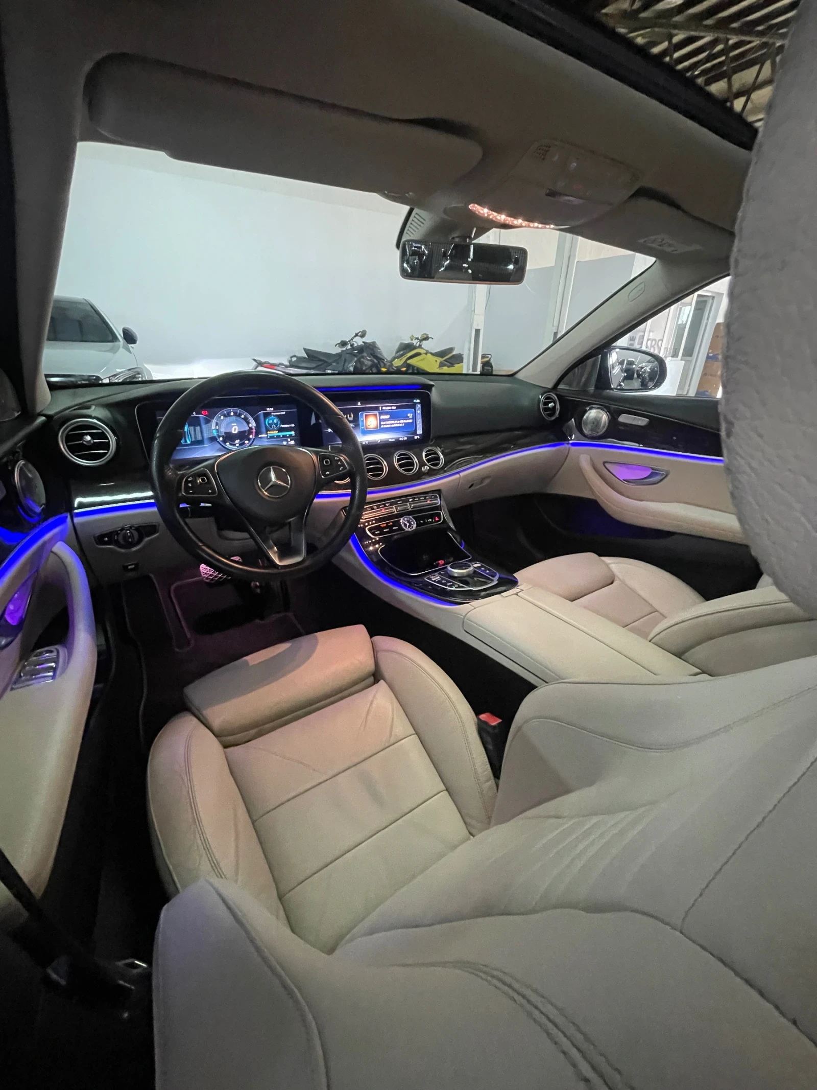 Mercedes-Benz E 220 d/4mat/AMG 6.3face/Подгр/камер/дигитал/НОВА!!!, снимка 17 - Автомобили и джипове - 55053160