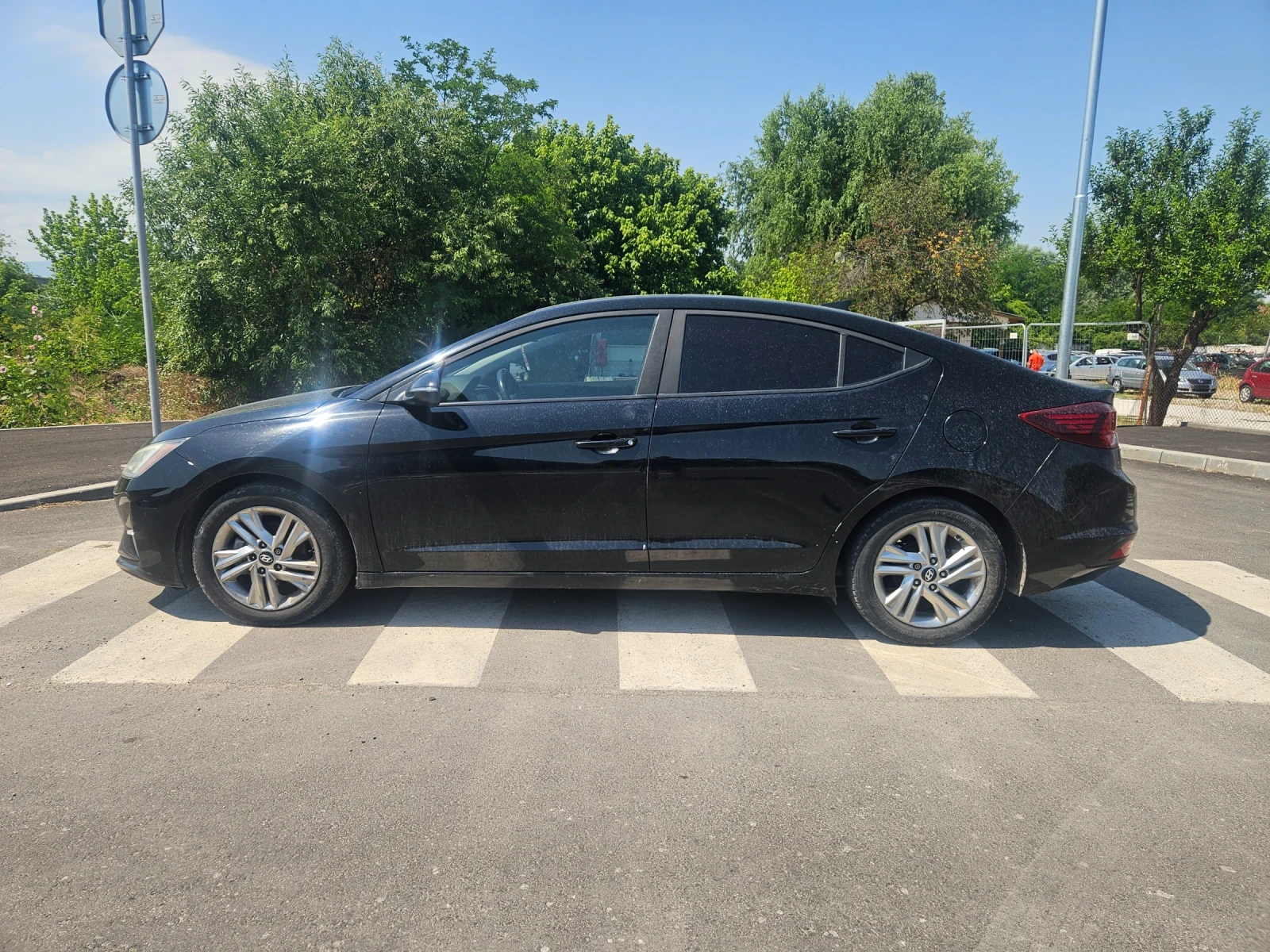 Hyundai Elantra 2.0 бензин автомат , снимка 4 - Автомобили и джипове - 55105323