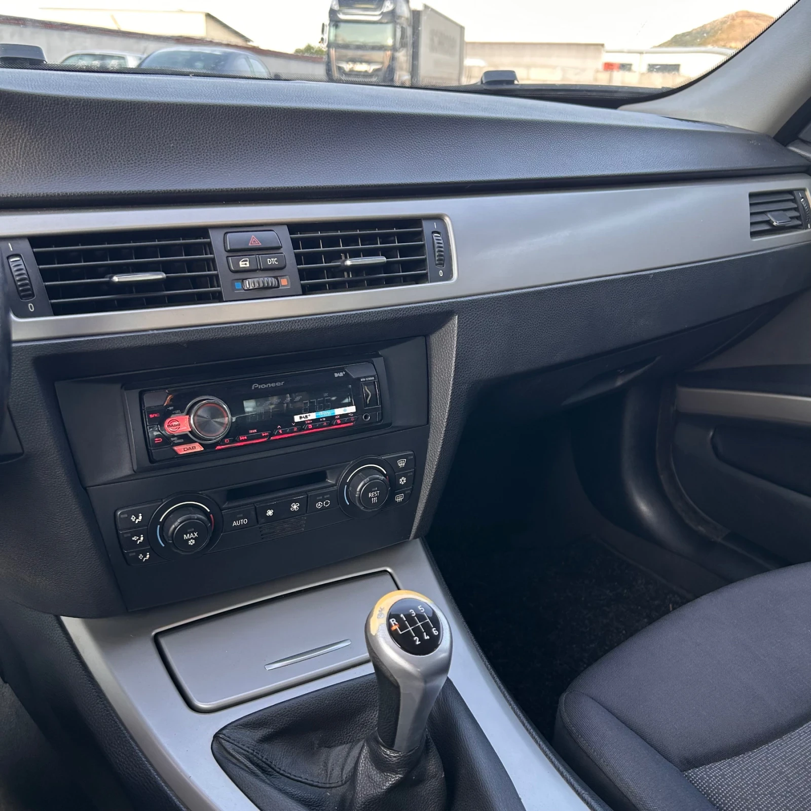 BMW 320 2.0d 163кс, снимка 8 - Автомобили и джипове - 55593783
