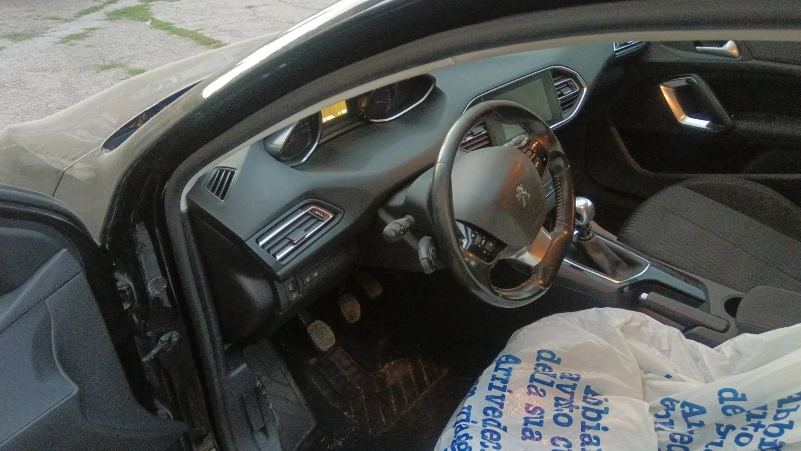 Peugeot 308 1.6 HDI, снимка 5 - Автомобили и джипове - 55730076