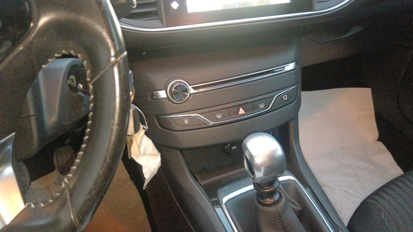 Peugeot 308 1.6 HDI, снимка 8 - Автомобили и джипове - 55730076