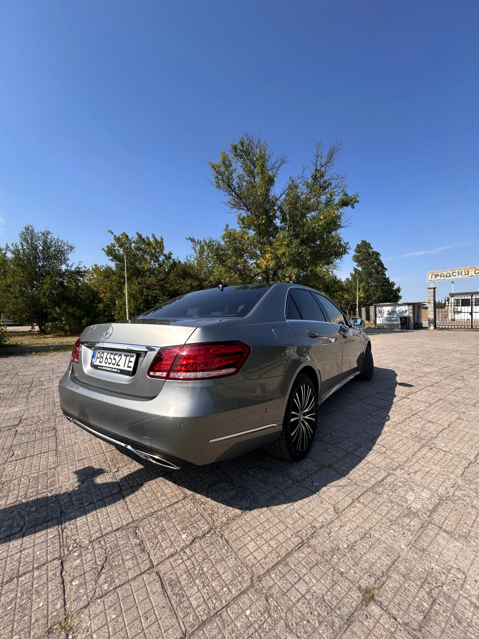 Mercedes-Benz E 350 Bluetec DISTRONIC, снимка 7 - Автомобили и джипове - 55803327