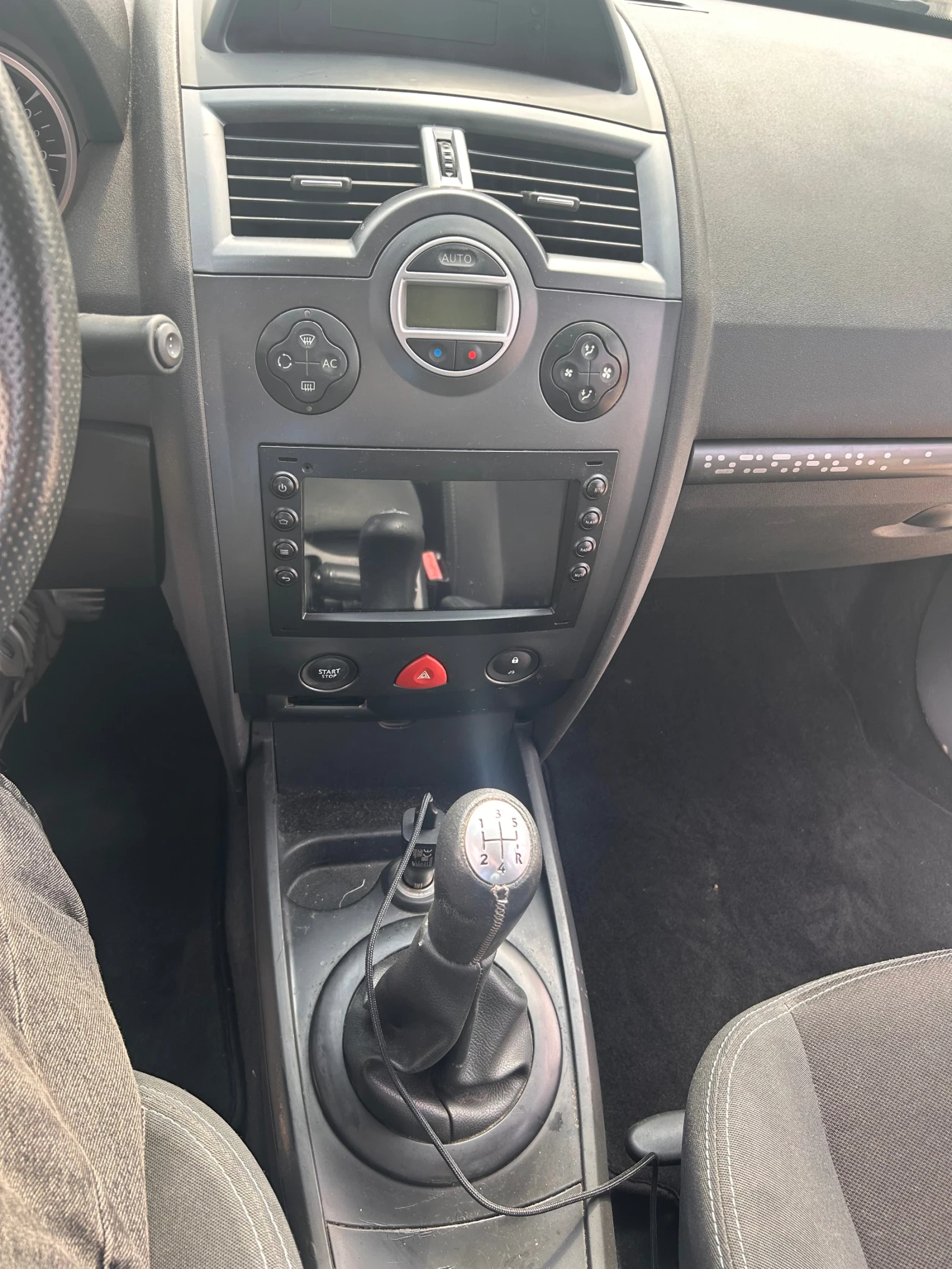 Renault Megane 1.5 DCI Extreme , снимка 8 - Автомобили и джипове - 55962836