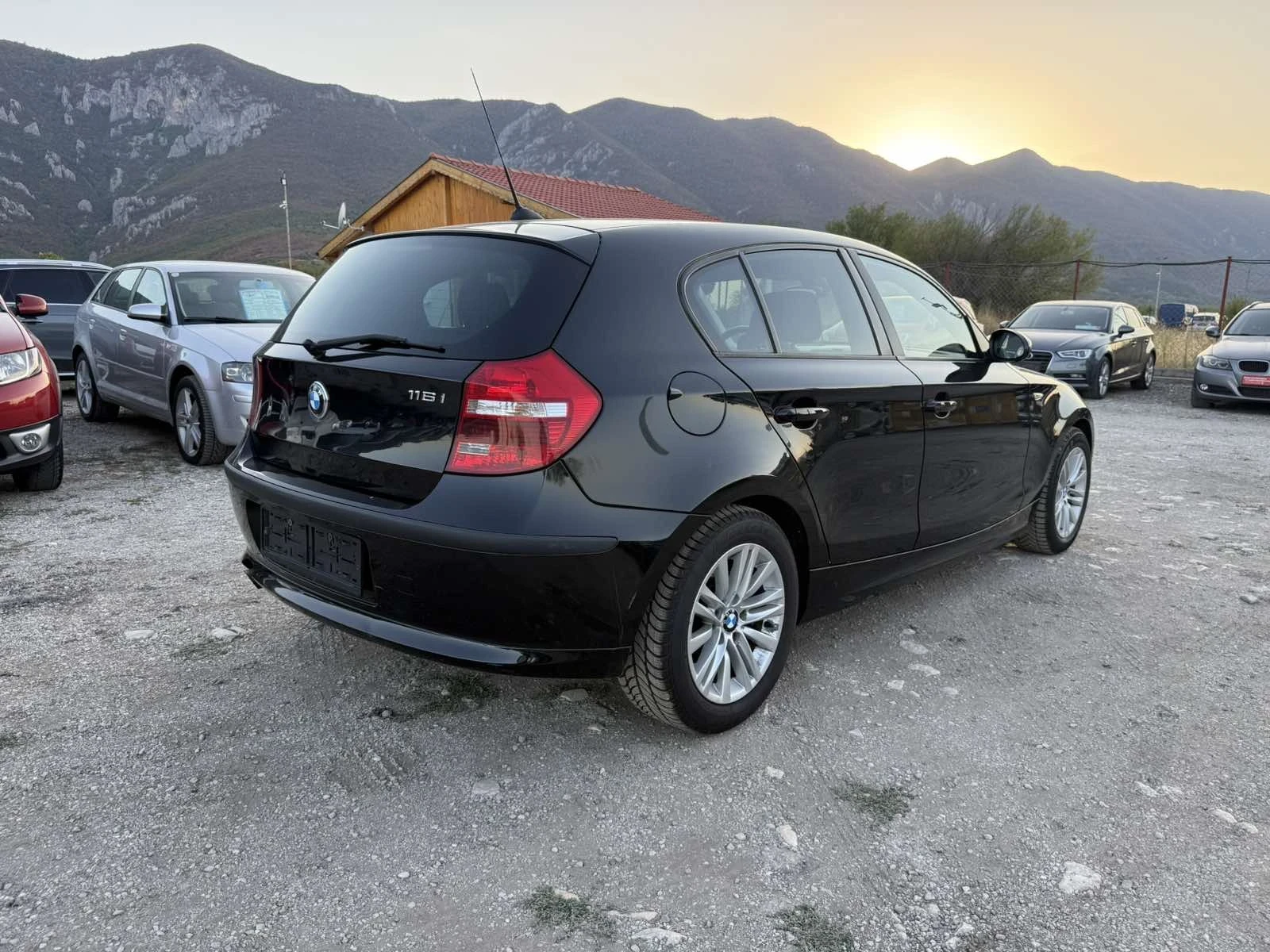 BMW 116 116 I ЧИСТО НОВ 117000км, снимка 5 - Автомобили и джипове - 55993784