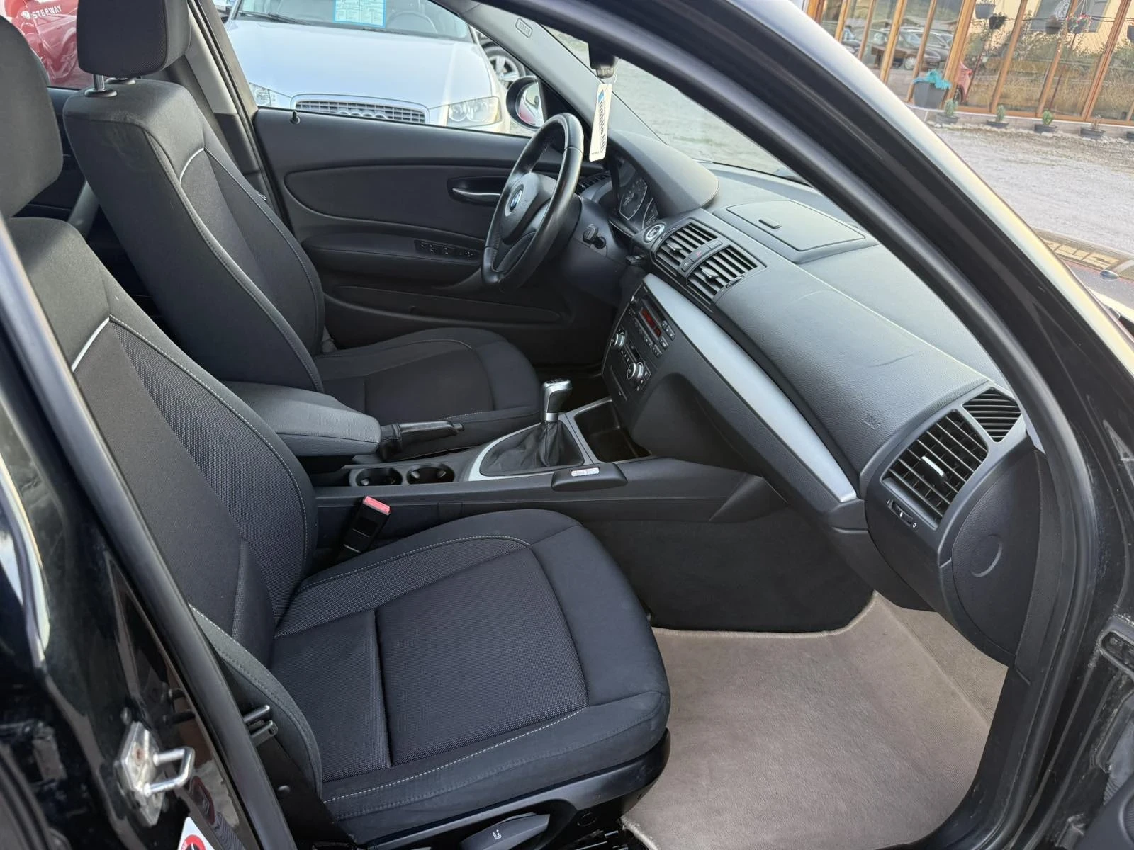 BMW 116 116 I ЧИСТО НОВ 117000км, снимка 11 - Автомобили и джипове - 55993784