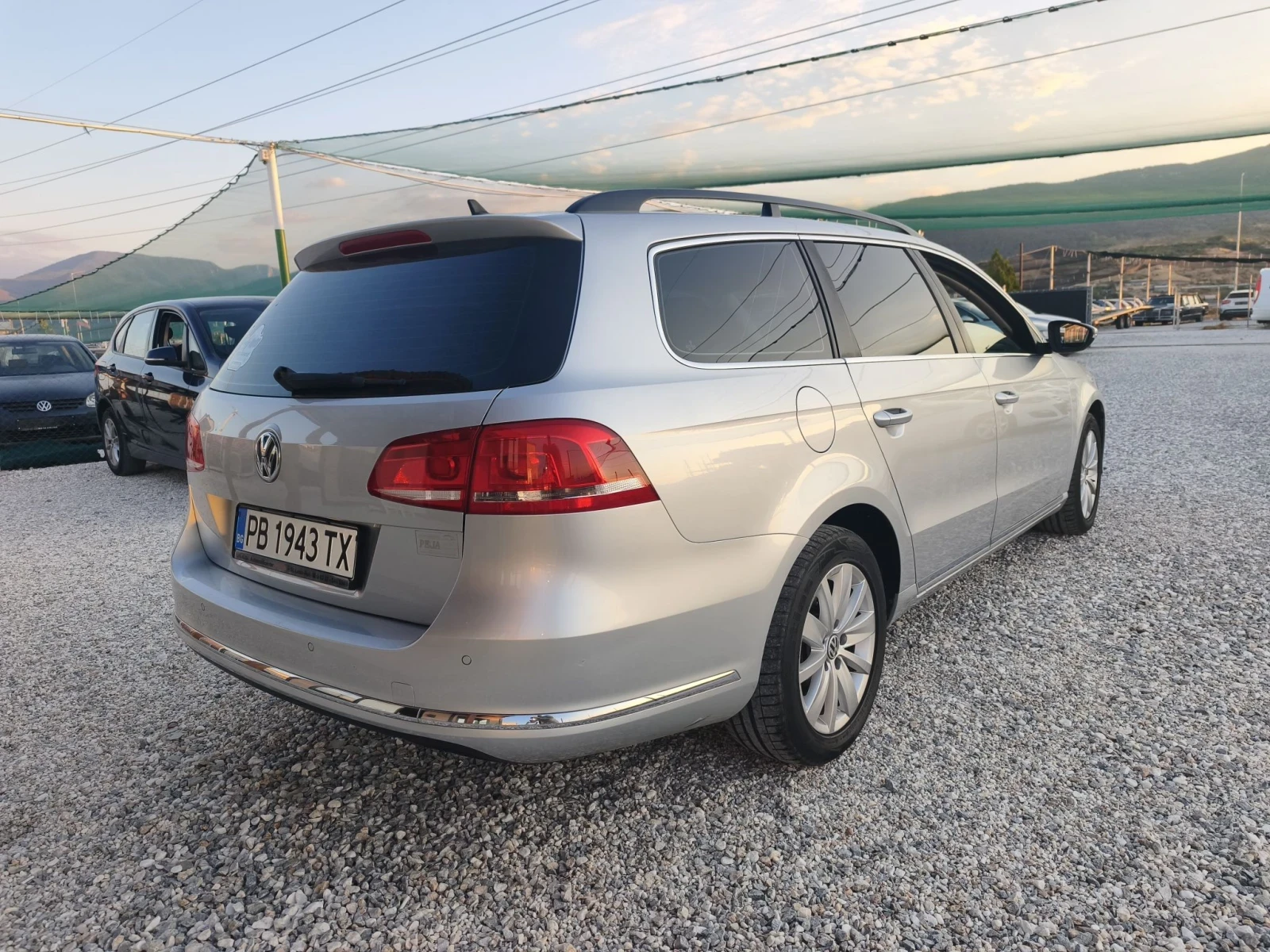 VW Passat 1.6 TDI , снимка 5 - Автомобили и джипове - 56109253
