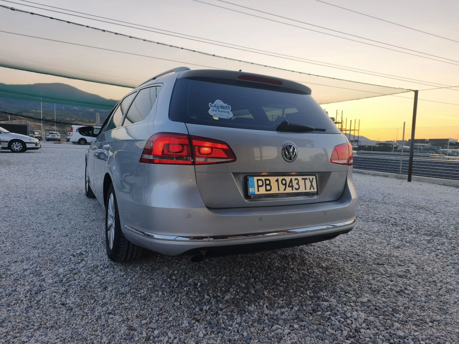 VW Passat 1.6 TDI , снимка 7 - Автомобили и джипове - 56109253
